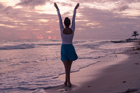 Dámské body s dlouhým rukávem, bílé s krajkou