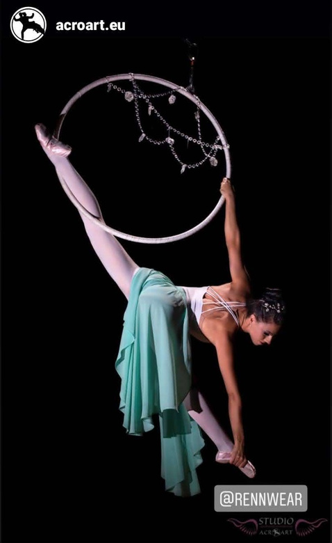 Gymnastické body bez ramínek B103C bílé