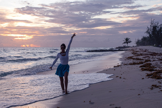 Dámské body s dlouhým rukávem, bílé s krajkou