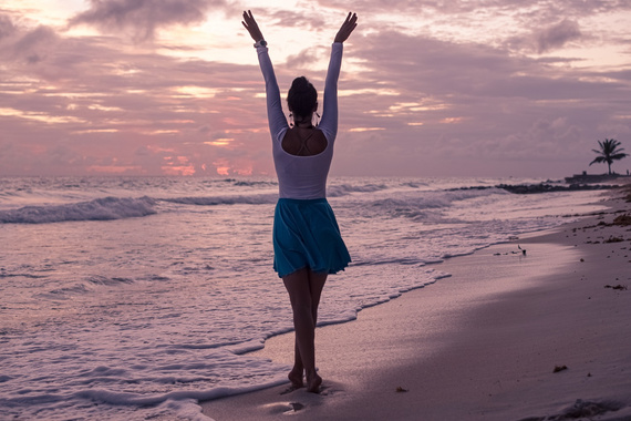 Dámské body s dlouhým rukávem, bílé s krajkou