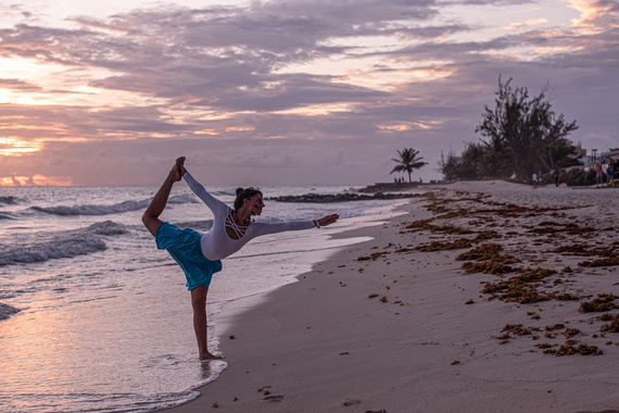 Dámské body s dlouhým rukávem, bílé s krajkou