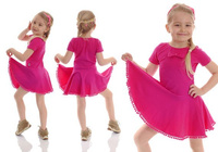 Báječné šaty pro dívku s BIRDS a lukem fuchsie