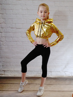 Dámská metalická třpytivá mikina s velkou kapucí pro výkonnostní zlatou barvu